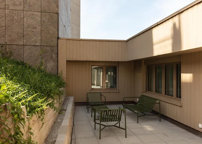 Ema House Serviced Apartments Superior Downtown